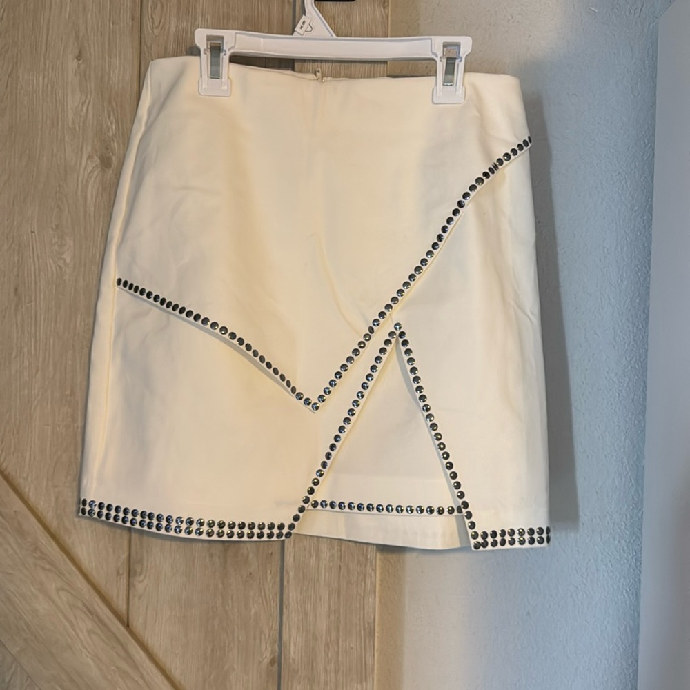 Super down mini skirt white with studs brand new size medium
